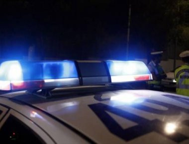 Άστεγη έβαλε φωτιά σε κάδο για να ζεσταθεί και συνελήφθη στον Βόλο